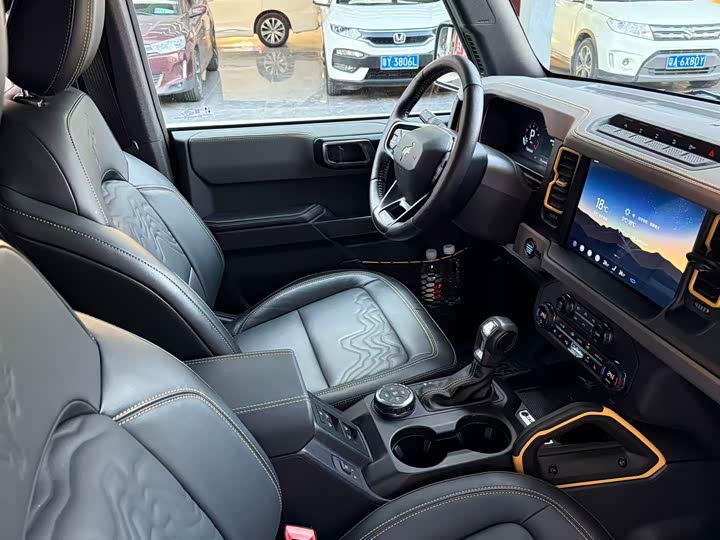 Фото 6 - Ford Bronco