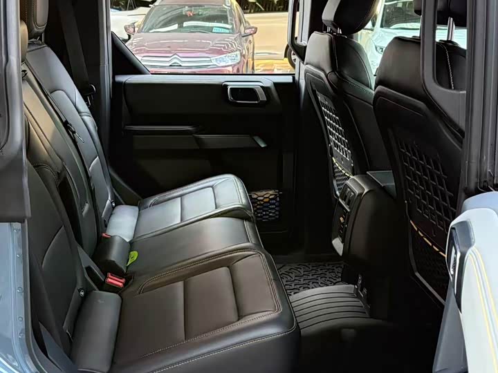 Фото 8 - Ford Bronco