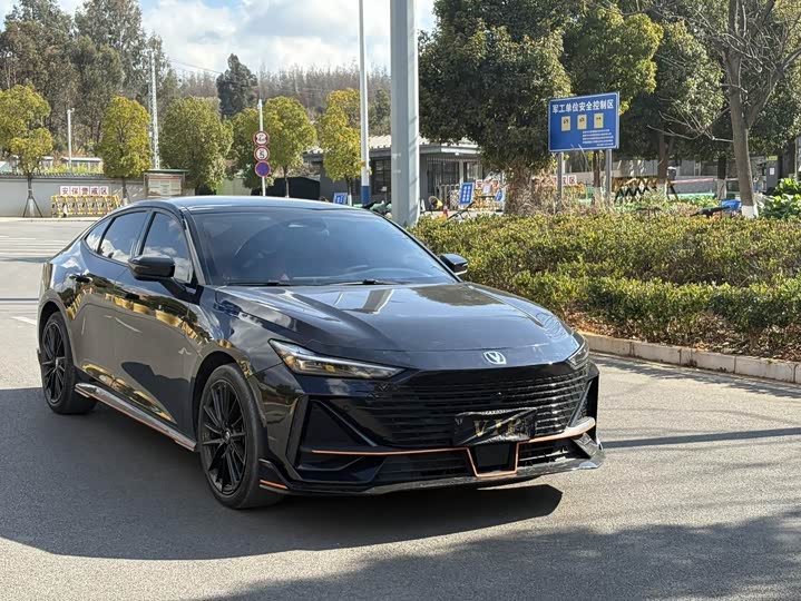 Фото 3 - Changan UNI-V