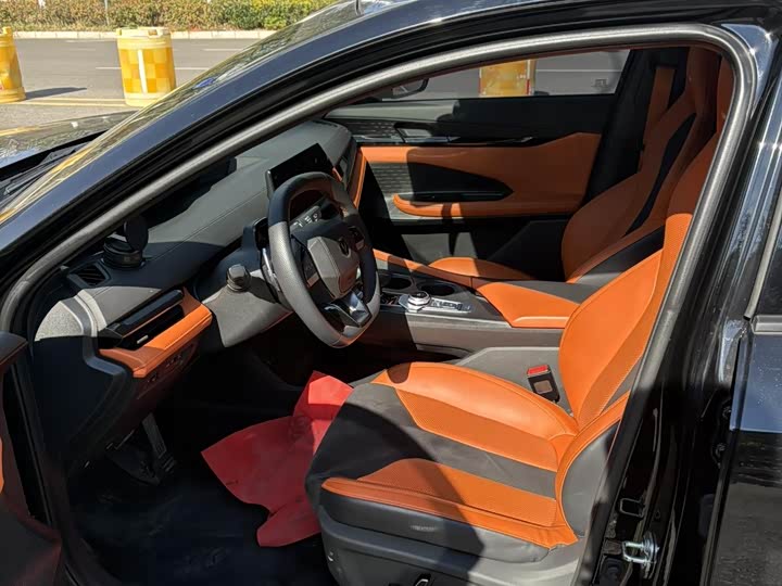 Фото 4 - Changan UNI-V