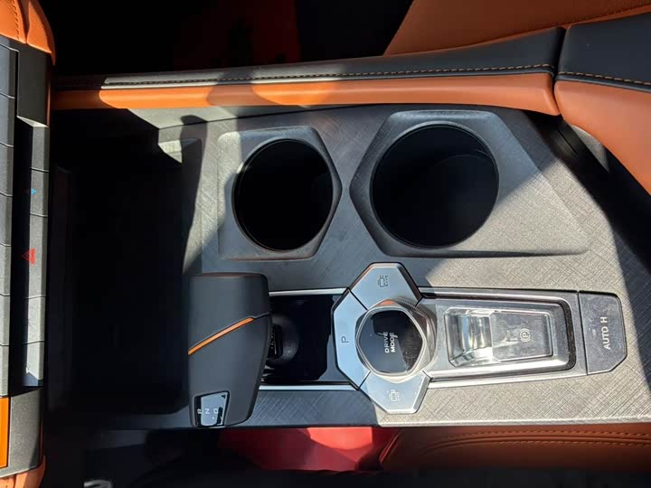 Фото 7 - Changan UNI-V