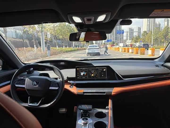 Фото 9 - Changan UNI-V