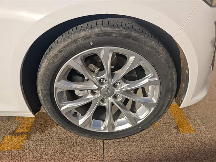 Фото 6 - Cadillac CT5