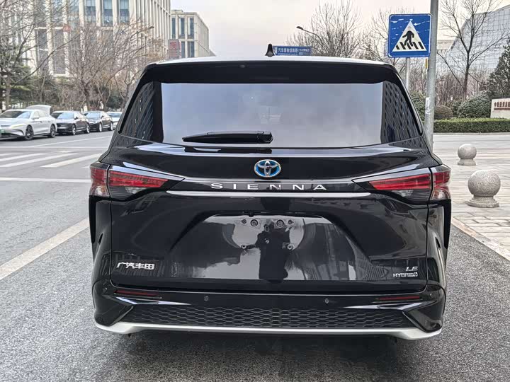 Фото 5 - Toyota Sienna