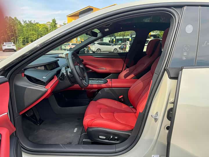 Фото 9 - Xiaomi SU7