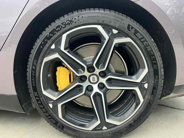 Фото 9 - Xiaomi SU7