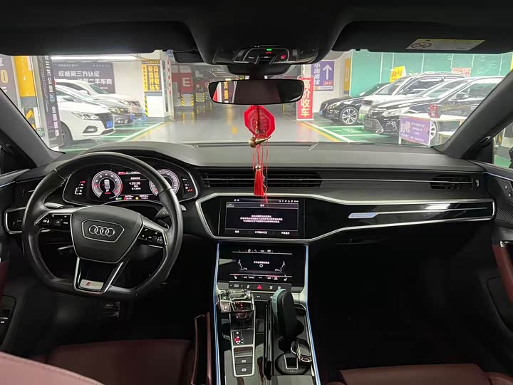 Фото 6 - Audi A7L