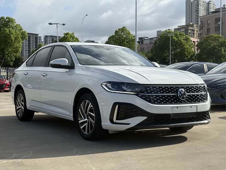 Фото 3 - Volkswagen Lavida