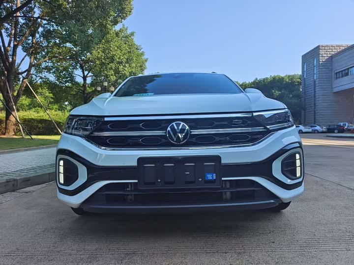 Фото 2 - Volkswagen T-Roc