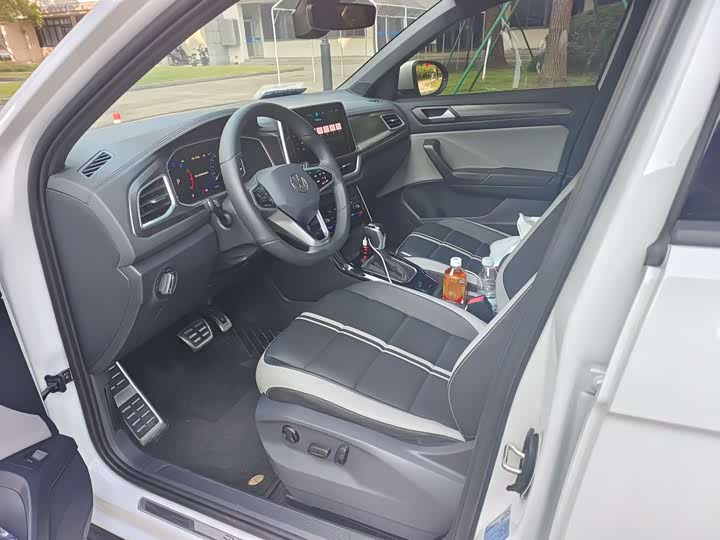 Фото 5 - Volkswagen T-Roc