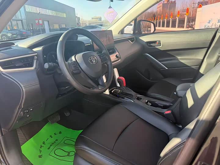 Фото 4 - Toyota Corolla Cross