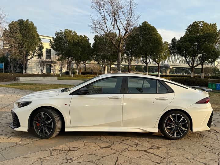 Фото 4 - GAC Trumpchi Empow R