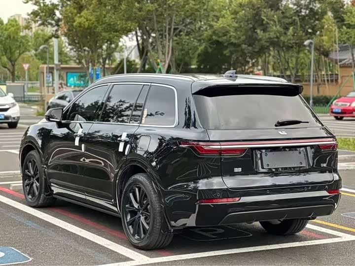 Фото 7 - LiXiang One