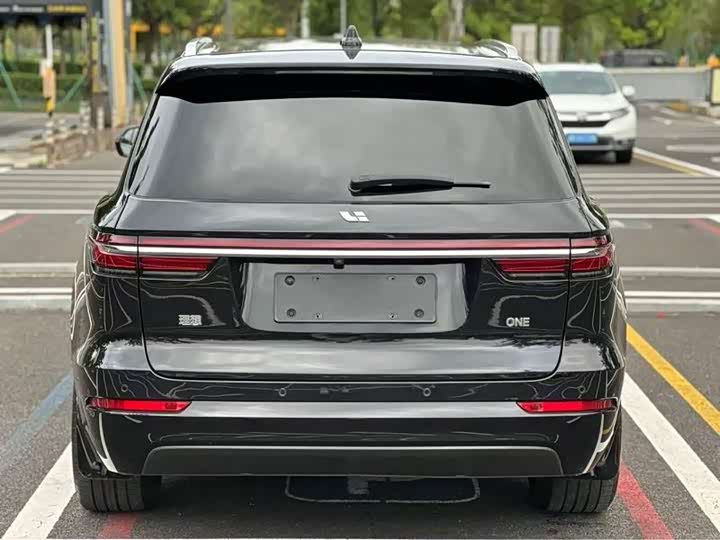 Фото 8 - LiXiang One