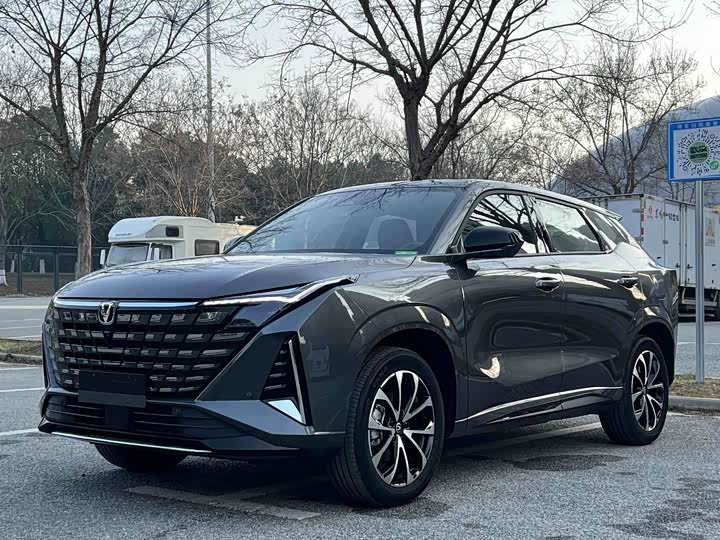 Фото 1 - Changan UNI-Z Hybrid