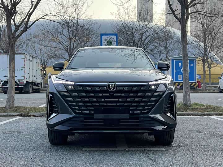 Фото 2 - Changan UNI-Z Hybrid