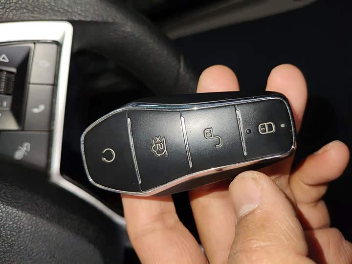 Фото 9 - BYD Yuan Pro