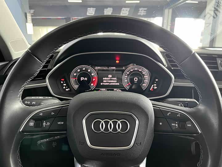 Фото 7 - Audi Q3