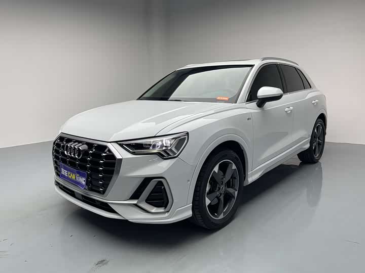 Фото 1 - Audi Q3