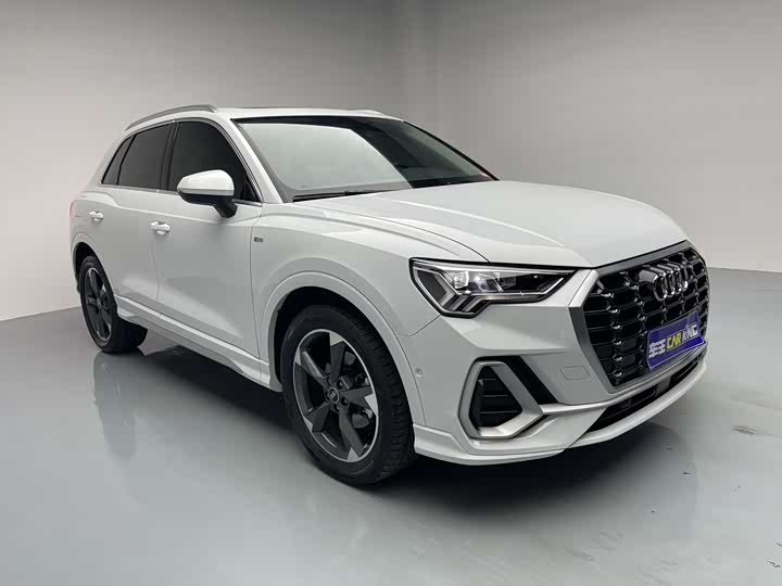 Фото 2 - Audi Q3