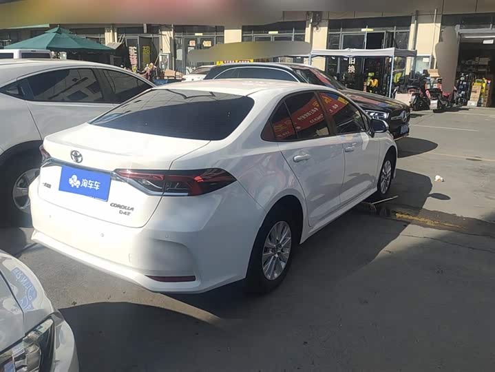 Фото 3 - Toyota Corolla