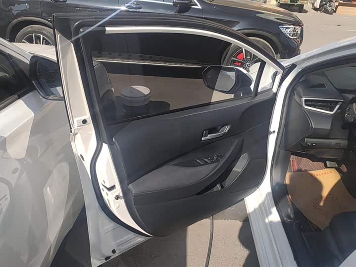 Фото 7 - Toyota Corolla