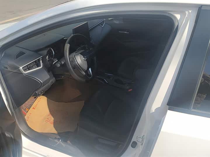 Фото 9 - Toyota Corolla