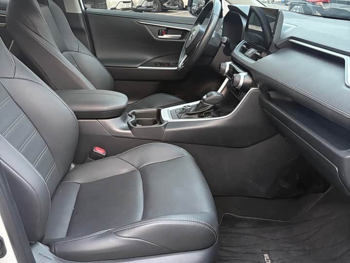 Фото 4 - Toyota Wildlander