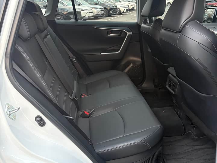 Фото 5 - Toyota Wildlander