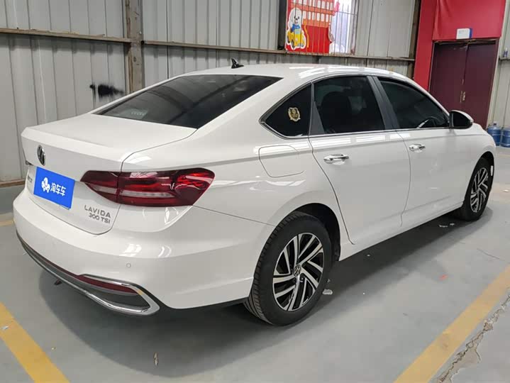 Фото 3 - Volkswagen Lavida