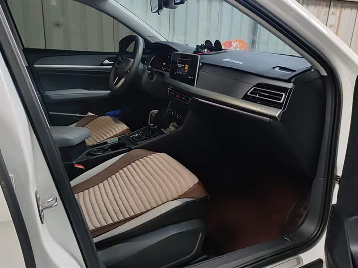 Фото 8 - Volkswagen Lavida