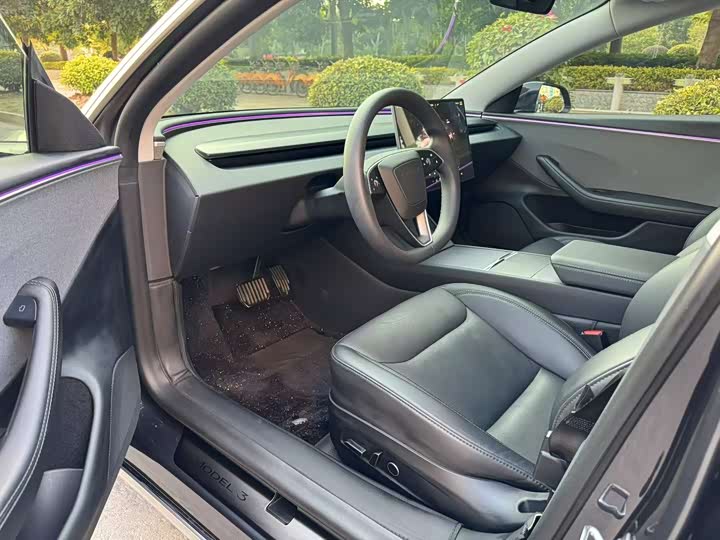 Фото 4 - Tesla Model 3