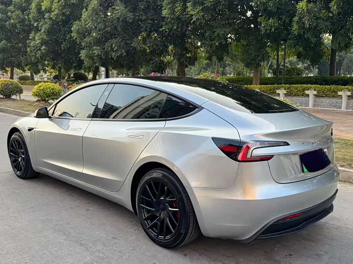 Фото 7 - Tesla Model 3