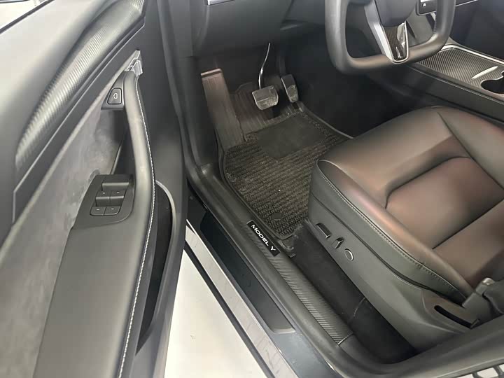 Фото 6 - Tesla Model Y