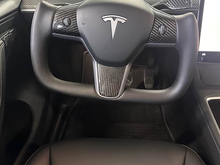 Фото 8 - Tesla Model Y