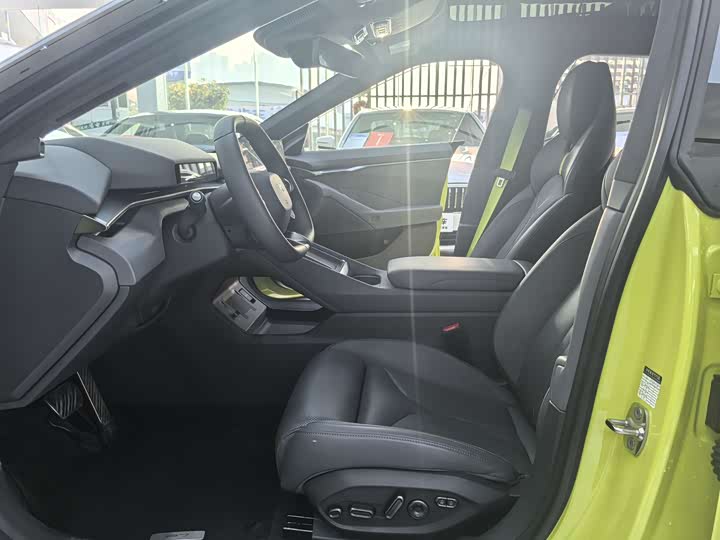 Фото 5 - XPeng P7