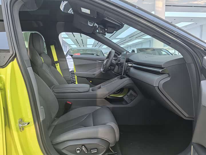 Фото 7 - XPeng P7