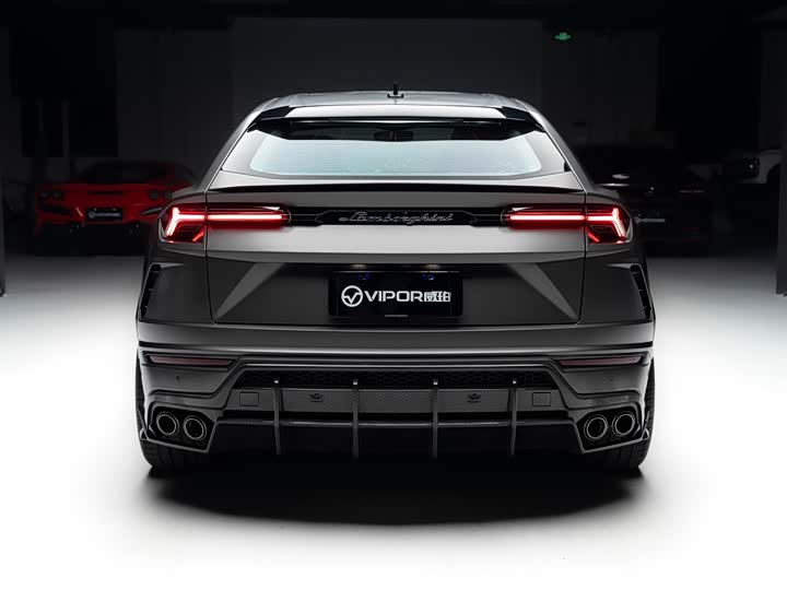 Фото 3 - Lamborghini Urus