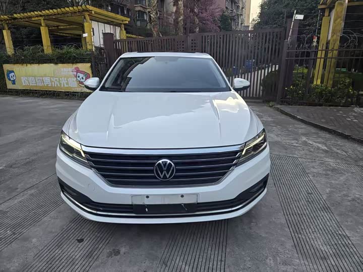 Фото 3 - Volkswagen Lavida