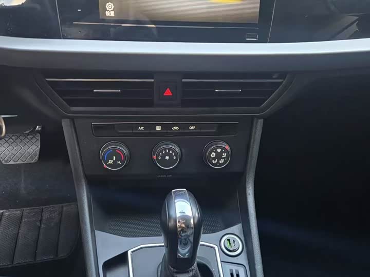 Фото 7 - Volkswagen Lavida