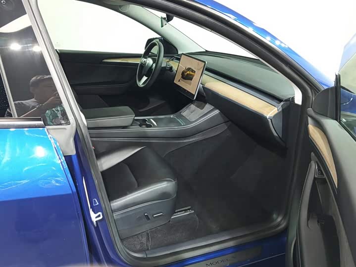 Фото 8 - Tesla Model Y