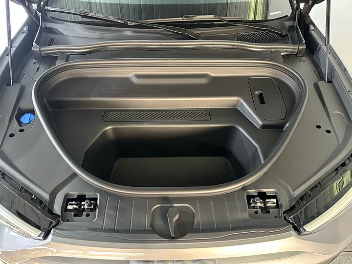 Фото 6 - Audi Q6L e-tron