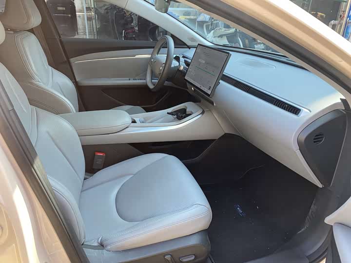 Фото 6 - XPeng Mona M03