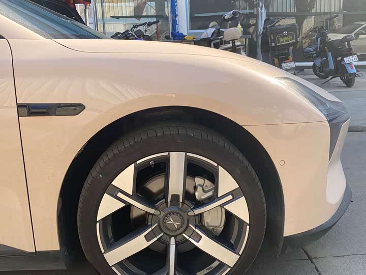 Фото 9 - XPeng Mona M03