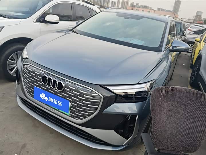 Фото 1 - Audi Q4 e-tron