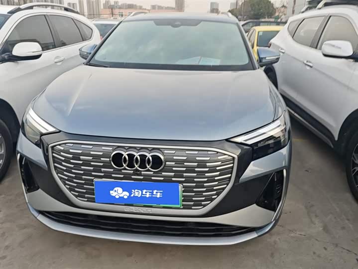 Фото 2 - Audi Q4 e-tron