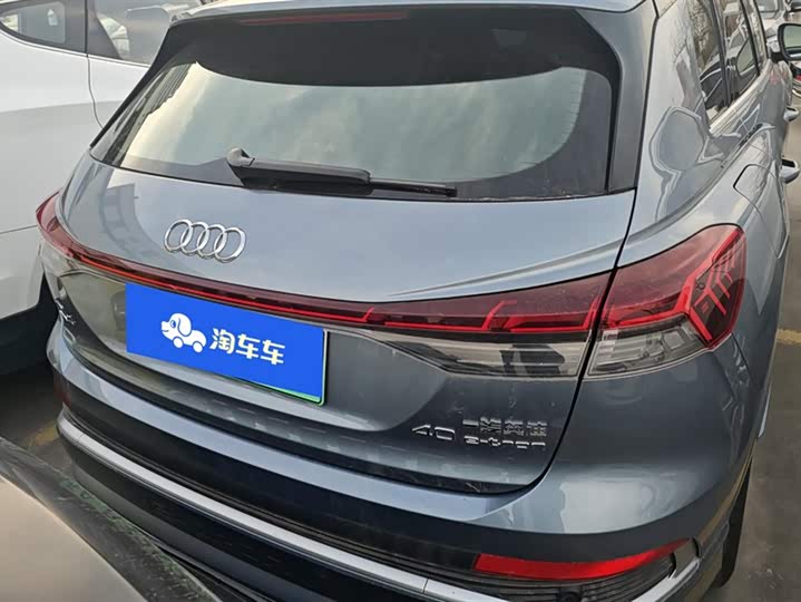 Фото 4 - Audi Q4 e-tron