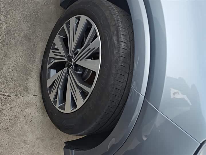 Фото 6 - Audi Q4 e-tron