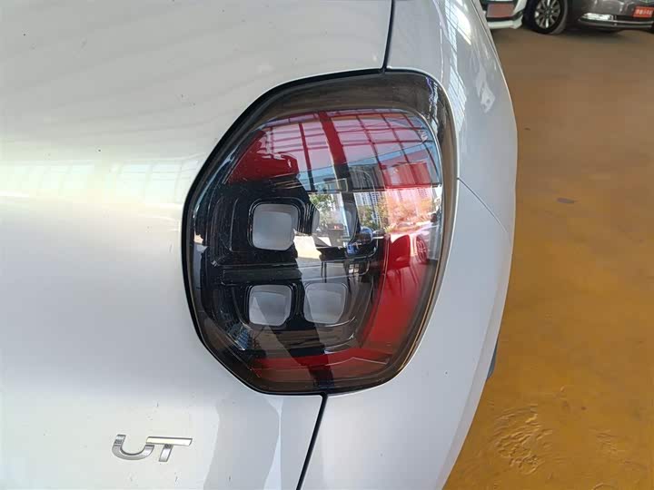 Фото 7 - GAC Aion UT