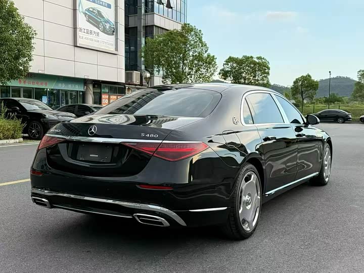 Фото 4 - Mercedes-Benz Maybach S-Class
